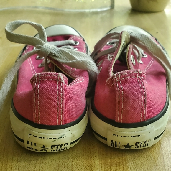 Converse All-Star Kids Pink Lo-Tops - Picture 2 of 8